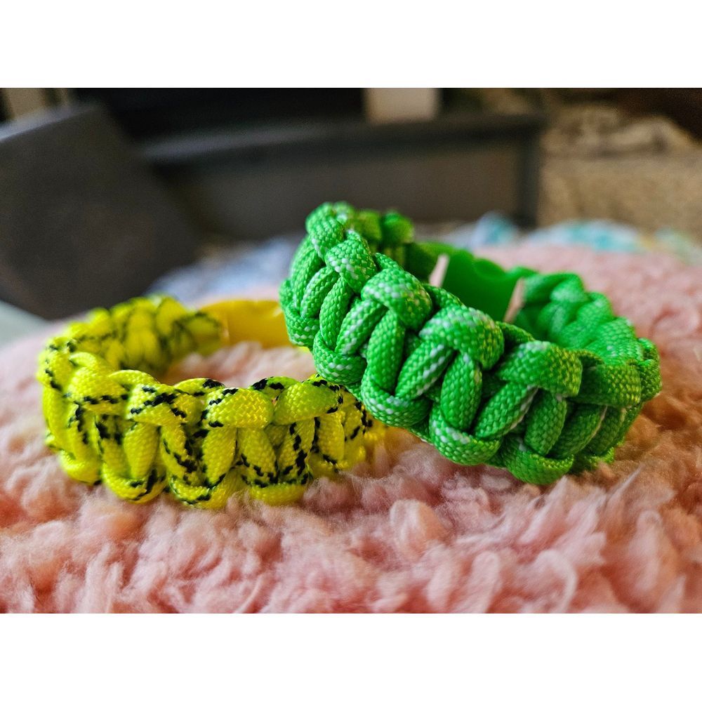 Handmade paracord bracelet bundle green & yellow‎